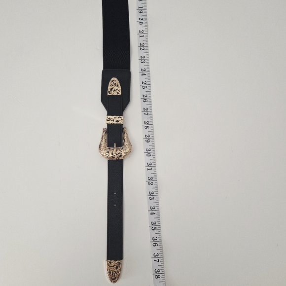 Stretchy Black Double Textured Buckle Belt - Picture 7 of 9